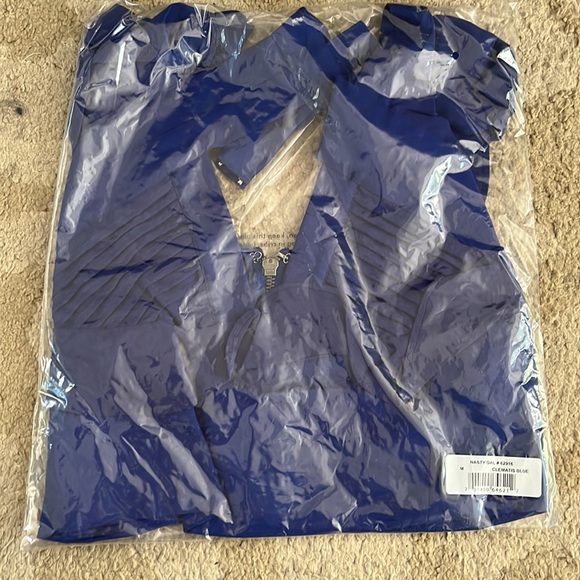 NEW! Nasty Gal Ruffle Crop Top in Clematis Blue - Picture 2 of 3